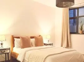 2-Bed - Sleeps 5 - Pet Friendly