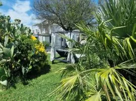 Country Chic Antico Casale - piscina idromassaggio lettini, solarium, cinema experience, wifi, parcheggio