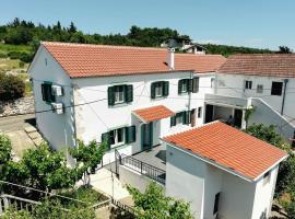 Villa Rosa House 3 Bed, 3 Bath In Luka Dugi Otok, Hotel in Luka