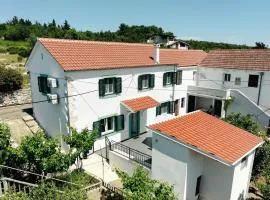 Villa Rosa House 3 Bed, 3 Bath In Luka Dugi Otok