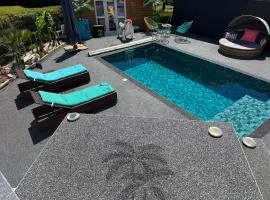 Maison cocooning , avec double jacuzzi et piscine