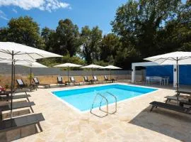 Ninas Pool Residence I