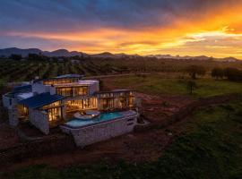 Izakithi River Villa โรงแรมในมาเลเลน