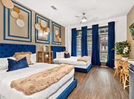 Bright Studio w Private Patio Steps to Broadway