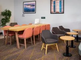 Holiday Inn Victoria - Elk Lake by IHG