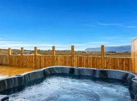 Luxury Log Home with a Hot Tub