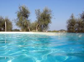 Azienda Agricola Le Querce, farm stay in Palaia