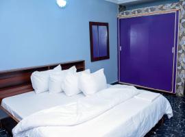 Luxury Deluxe 1 Bed, 1 Bath，Otta的飯店