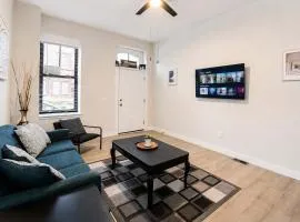 Pet-Friendly Soulard 2BR - King Bed - In-Unit Laundry - Walkable