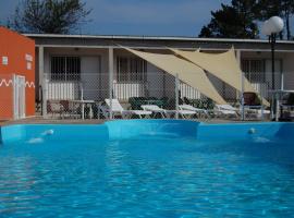 Hotel París, hotel Poióban