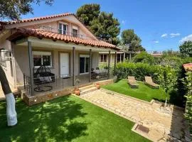 Nea Makri Holiday Villa - Authentic Greek Retreat