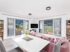 Bjelica Apartments Kotor