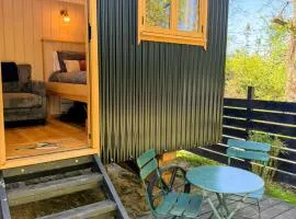 Luxury Shepherd Hut w Outdoor Bath at Powis Estate