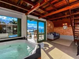 Casa Exclusiva com Piscina e Vista Mar - PLH009