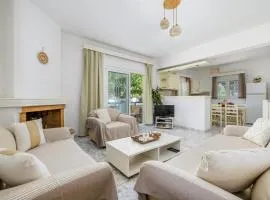 Casa Mia Skopelos - Spacious 3-Bedroom House near Stafylos Beach