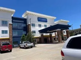 City Express by Marriott Spring