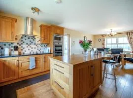 4 Bed in Schull oc-ii09887