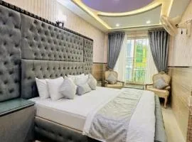 FAKHAR INTERNATIONAL HOTEL! ONE minute walk From MALL ROAD MURREE l Hot Water l Backup Light l Covered Car Parking l