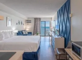 Beautifully Updated Ocean Front King Suite! Sea Mist Resort 20806 - Perfect for 2-4 guests!