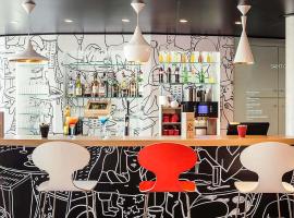 ibis Saint Quentin en Yvelines - Vélodrome, hôtel à Montigny-le-Bretonneux