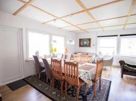 Grand Fjordview Villa - Sleeps 15 & 3 Baths
