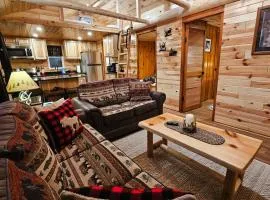 The Bear Den-Abuts Public Land-High Speed Internet