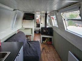 An tarbh house boat, ξενοδοχείο σε Kildare