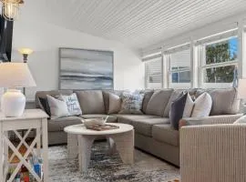 Lily of the Valley Cottage, Cozy Lake Orion Gem