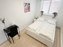 Central Large Double Room with free parking
