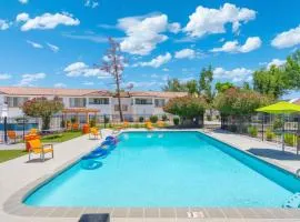 2BR Charming Mesa Stay Sleeps 4 Near Downtown
