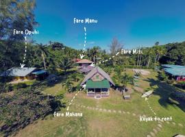 Mark's Place Bungalows with Air Conditioning & Basic Amenities – hotel w mieście Haapiti