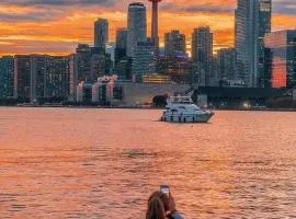 CANADA SOCCER FAN HUB STAY-Walk to Harbourfront Centre