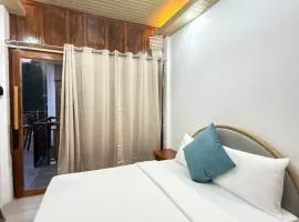 Aquaholik Traveler's Lodge