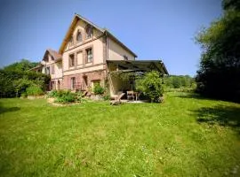 Grande maison lumineuse, calme