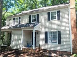 Cozy 3-Bedroom Ground-Level Apartment close to Short Pump Mall