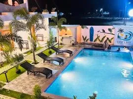 Cozy Bay Hotel