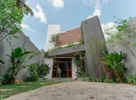 The Embrace Luxury Villa - Hiriketiya