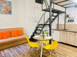 Смарт-студія дворівнева в стилі Loft в центрі міста