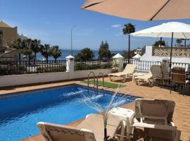 Villa Casa Rosi, vistas al mar, piscina privada y AA, hotel en Nerja