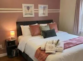 Luxury 6 BR-3 Baths-EV Charger and Free Parking-CV22-Warwickshire-Groups-Families-Contractors-Pets Welcome-By The Home Makers Hub