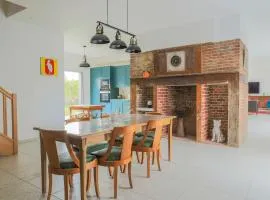 Grande maison de charme avec piscine intérieure