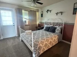 Cottage No 3 on ranch with Fishing and Camping