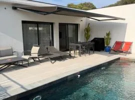 Villa piscine à Figari entre mer et montagne