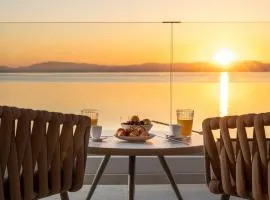 Elysian Beachfront Luxury Suite with Jacuzzi - Sea & City View - ADULTS ONLY