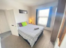 4 Bedroom House For Corporate Stays in Kettering