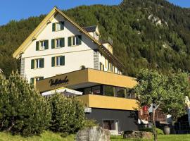 Hotel Vallatscha – hotel w mieście Curaglia