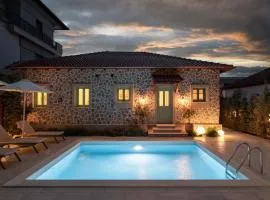 Pnoe Luxury Villa - Private Pool Retreat & BBQ