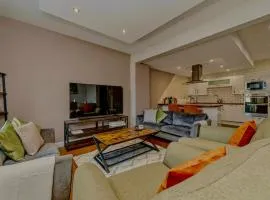 Blackberry House Boutique 4-Bed near Piece Hall