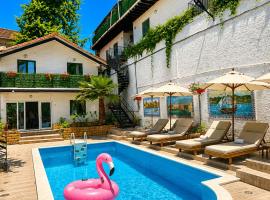 Chalet duplex N 7 avec piscine, hotel em Bouzareah