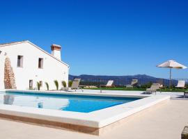 Villa para grupos 12 personas con piscina, barbacoa y finca de 50ha en Alicante, hotel di Onil